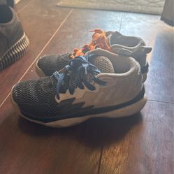 Kids Basketball Shoes 