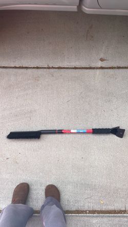 Ice snow scraper