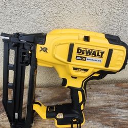 Dewalt Finish Nailer 16 Gauge Tool Only 