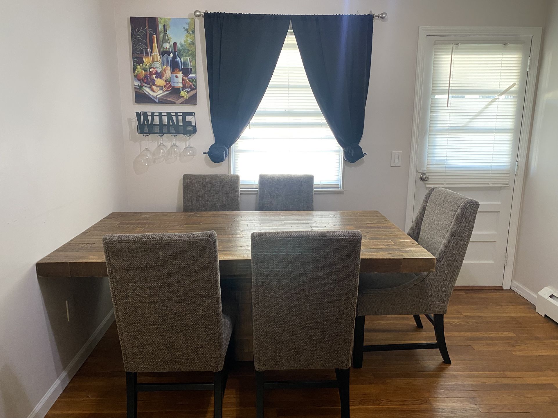Dining Room Table Set (6 chairs)
