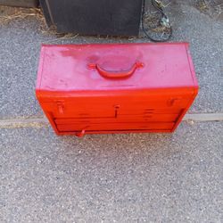 VINTAGE TOOL BOX