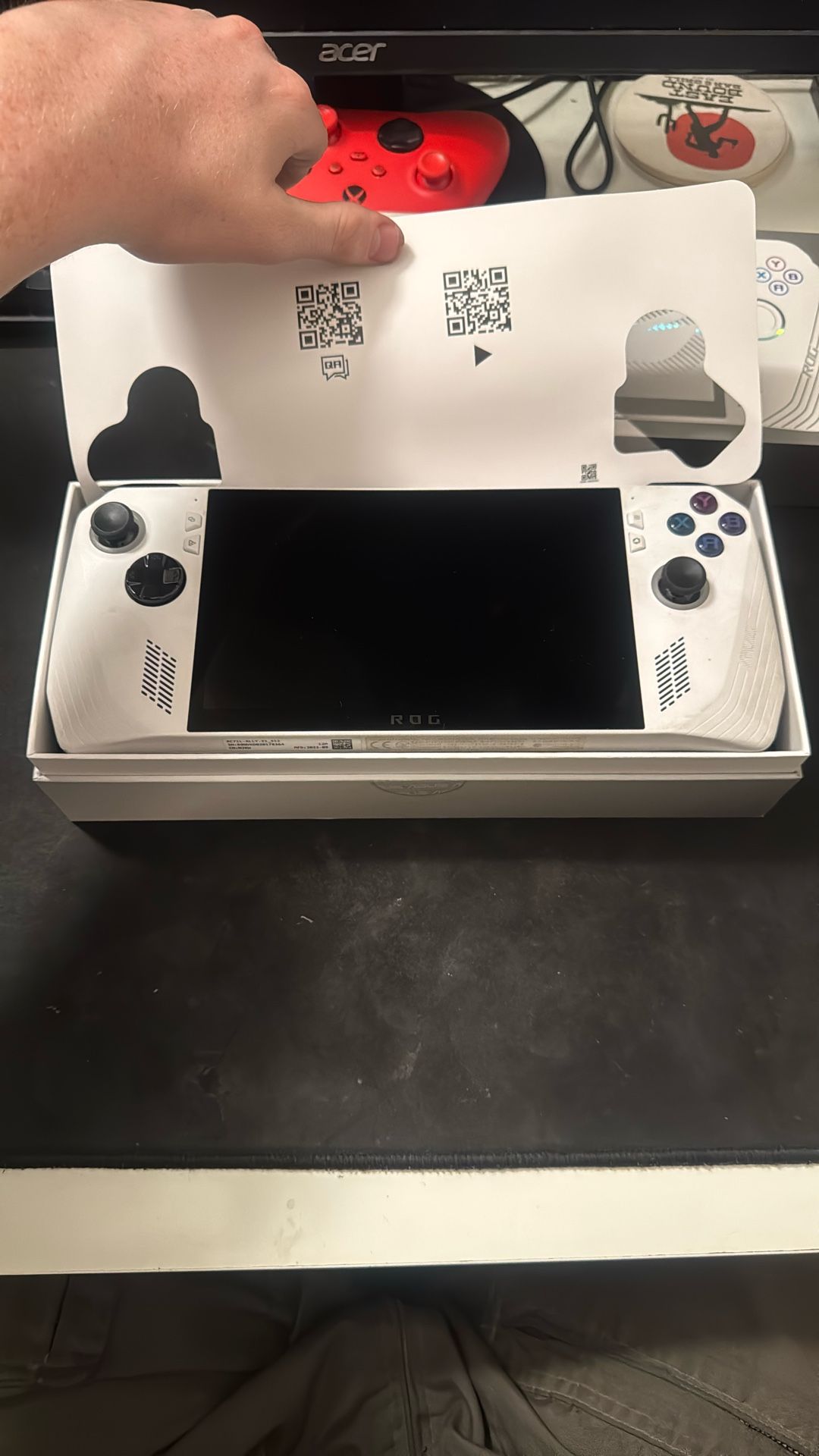 Rog Ally ( Like New)