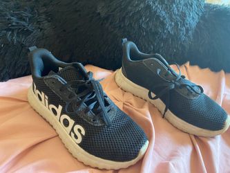 Addidas size 5 1/2