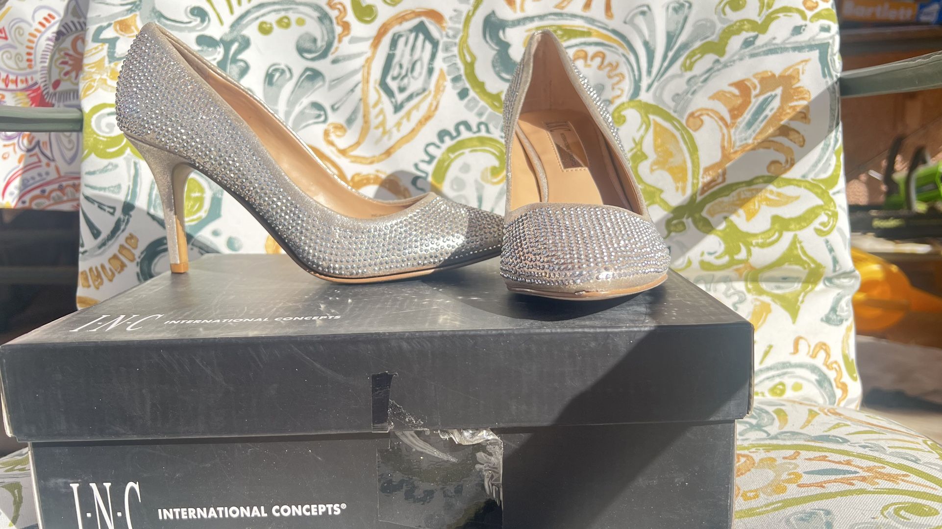 NIB**I.N.C International Concepts / Zitah / Gold Bling / Size 5.5 / SEND OFFER!