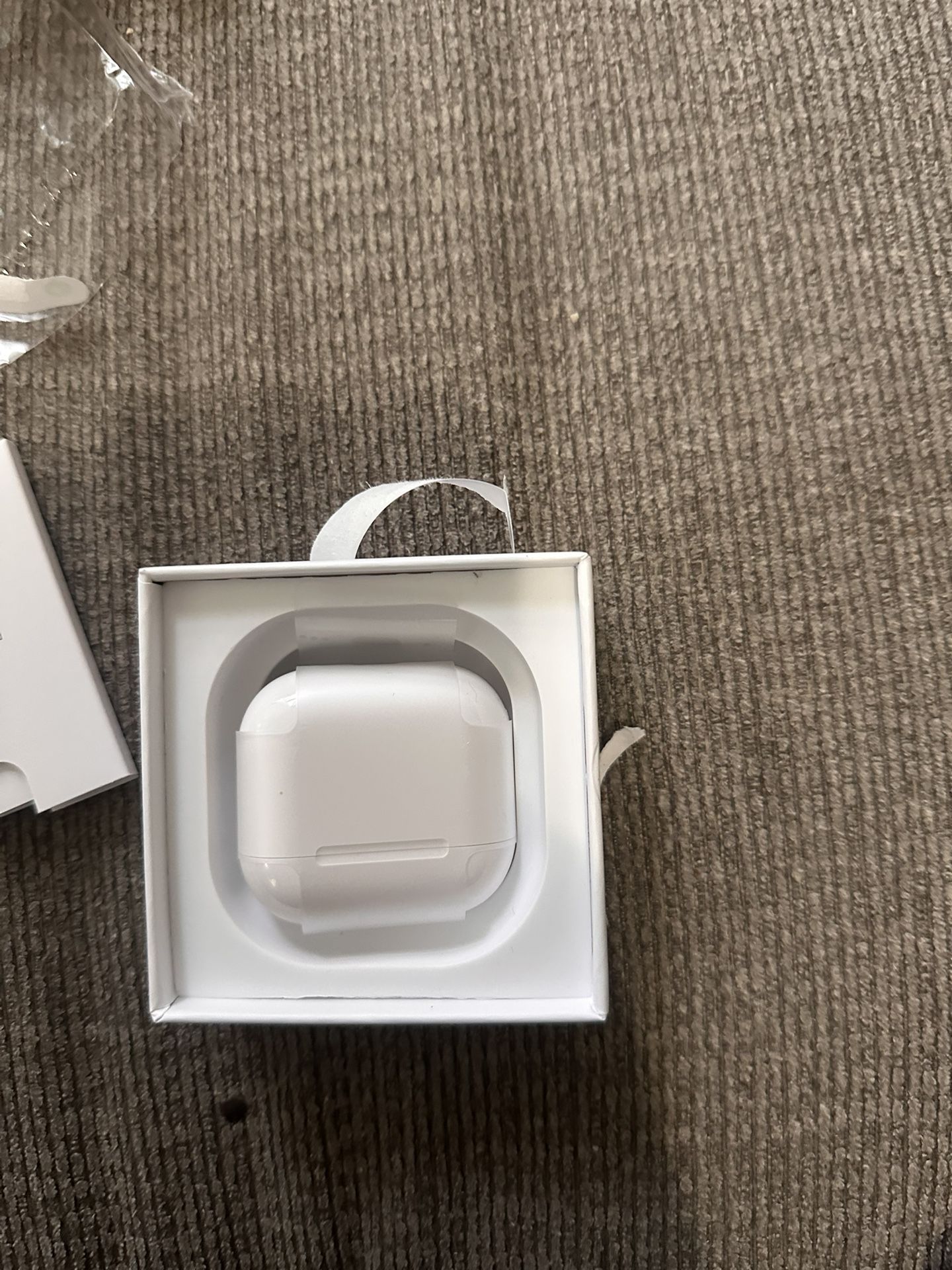 AirPods 4