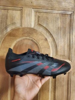 Predator League Firm/Multi-Ground Cleats Size 8.5