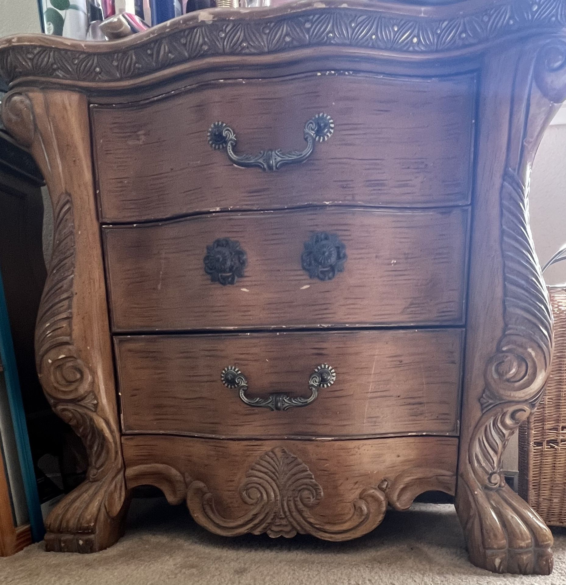 King Size 4 Piece Set (Mattress Included)