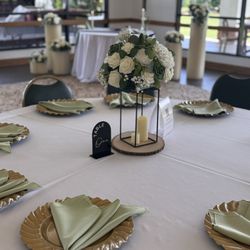 MODERN WEDDING CENTERPIECES(price Negotiable) 