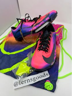 Nike Air Zoom Maxfly 2 Glam Fierce Purple Pink Blast - IM9129-500 Track spikes  Men’s size 7.5 Women’s size 9  Brand new with bag and spikes  Send off