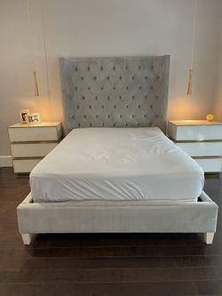 Bernhardt Velvet Tufted Bed