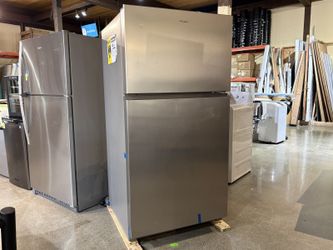 NEW! WHIRLPOOL 33″ Wide Refrigerator – Fingerprint Resistant Stainless Finish Model # WRTX3021TZ00