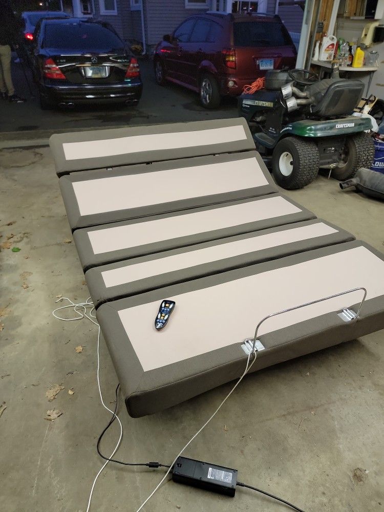 Vibrating Electric Bed Frame NEED GONE for Sale in South Windsor, CT
