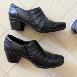 Clarks Black Shoe, Size Women's 10 M.
