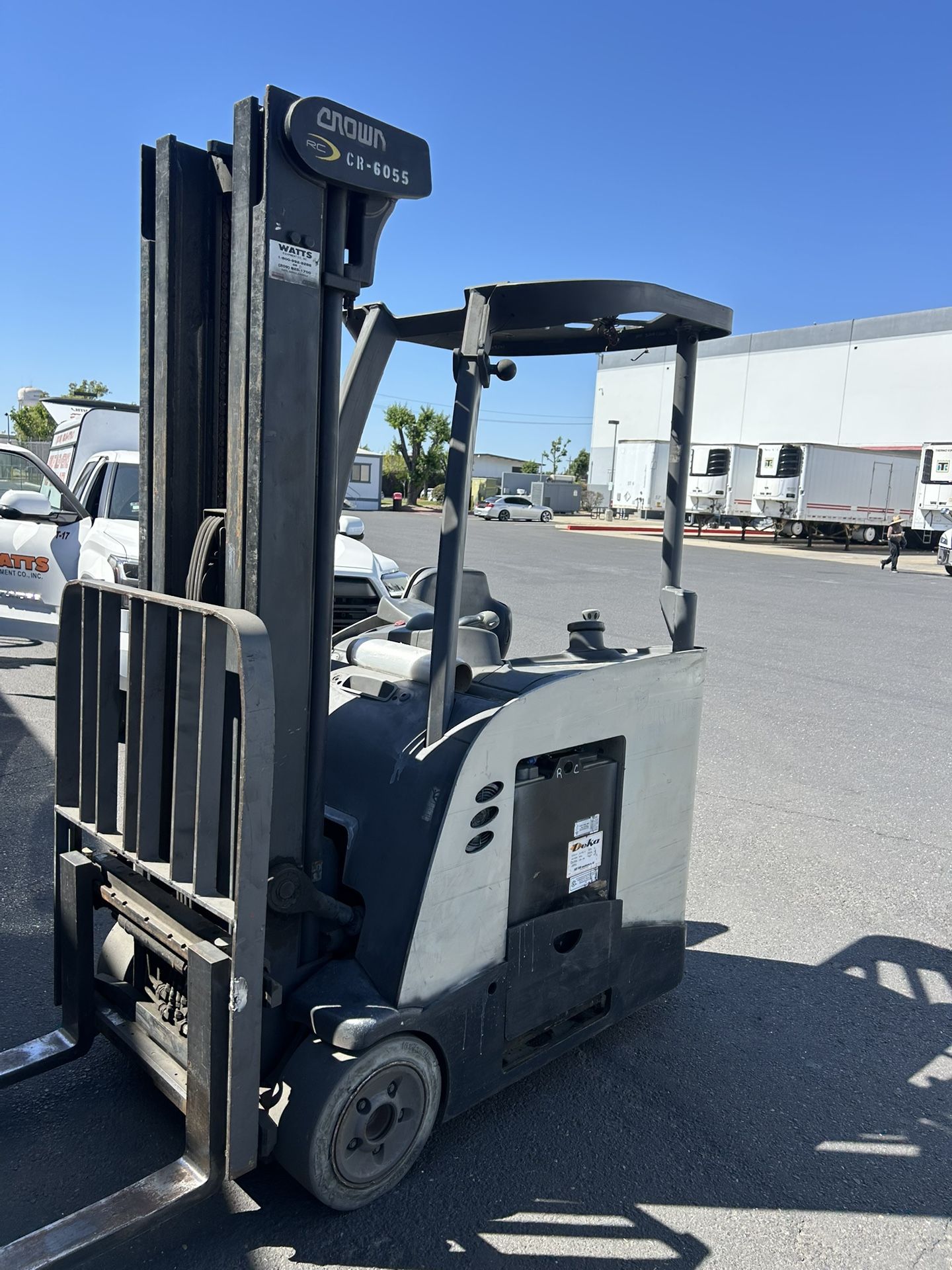 Electric Warehouse Forklift