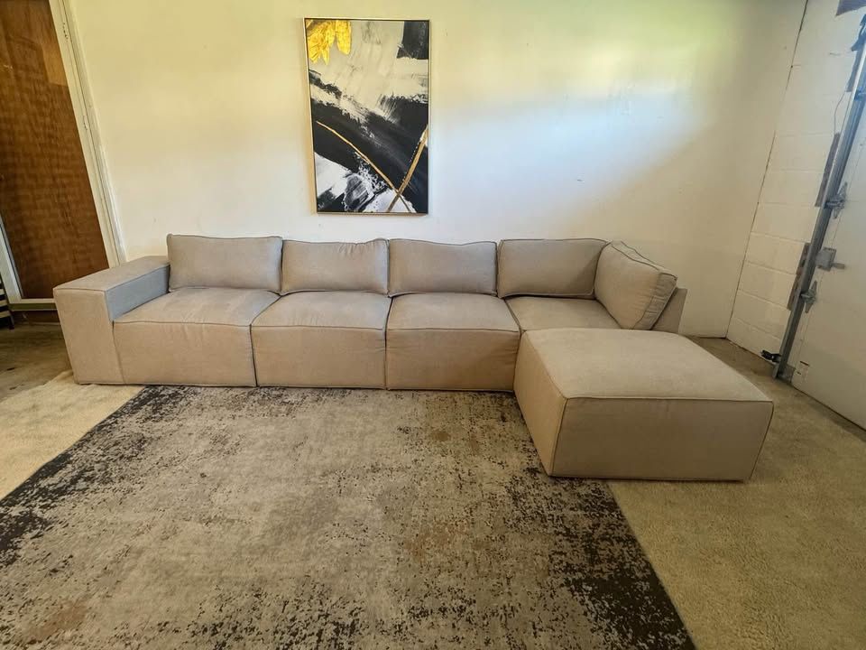 Light Gray 4-Seater Modular Sectional Sofa with Ottoman