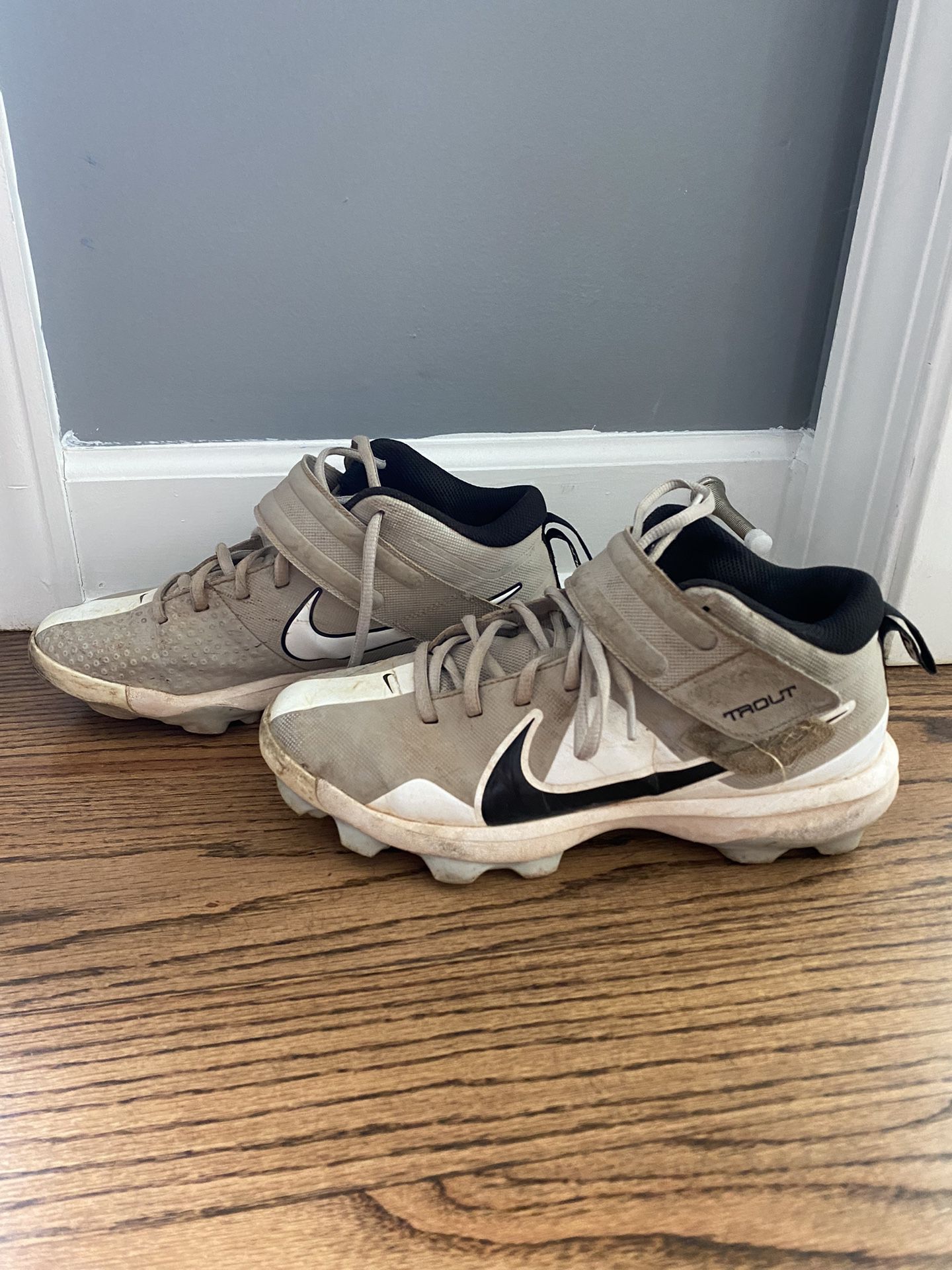 Nike Baseball Cleats - Size 7.5 Men’s 