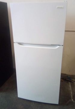 Frigidaire Top Mount White Refrigerator
