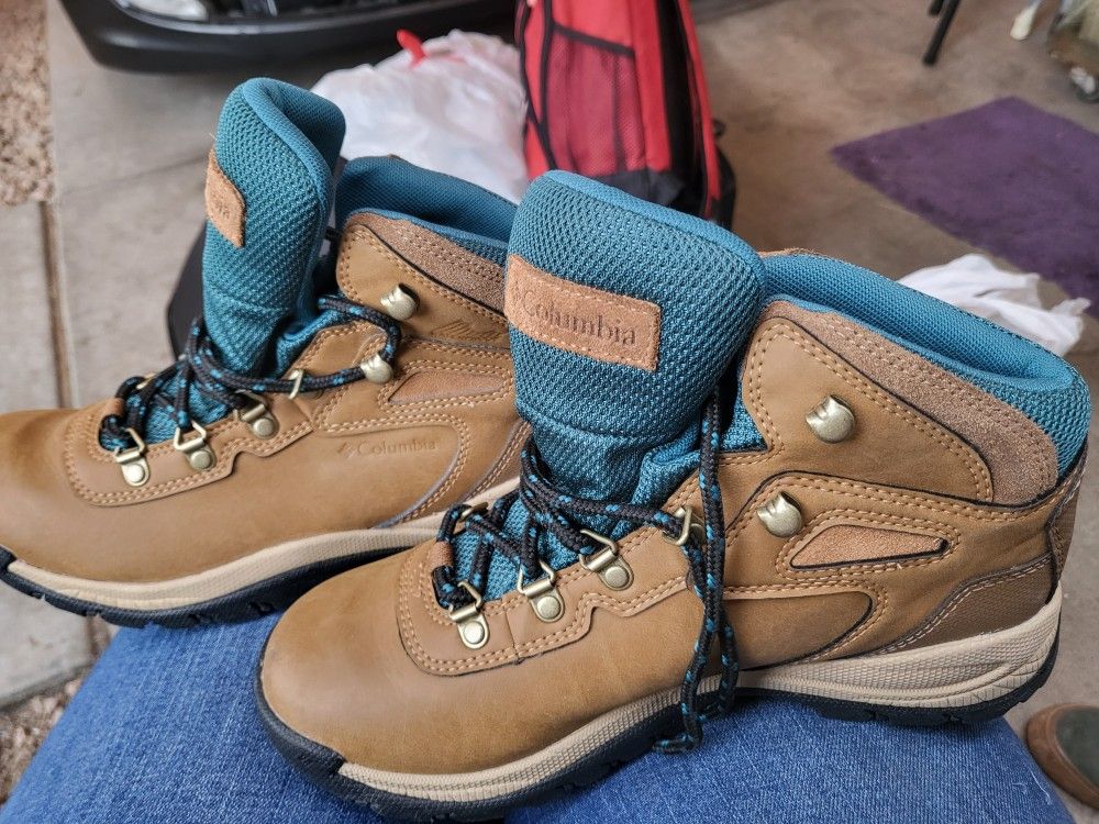 Columbia Hiking Boots