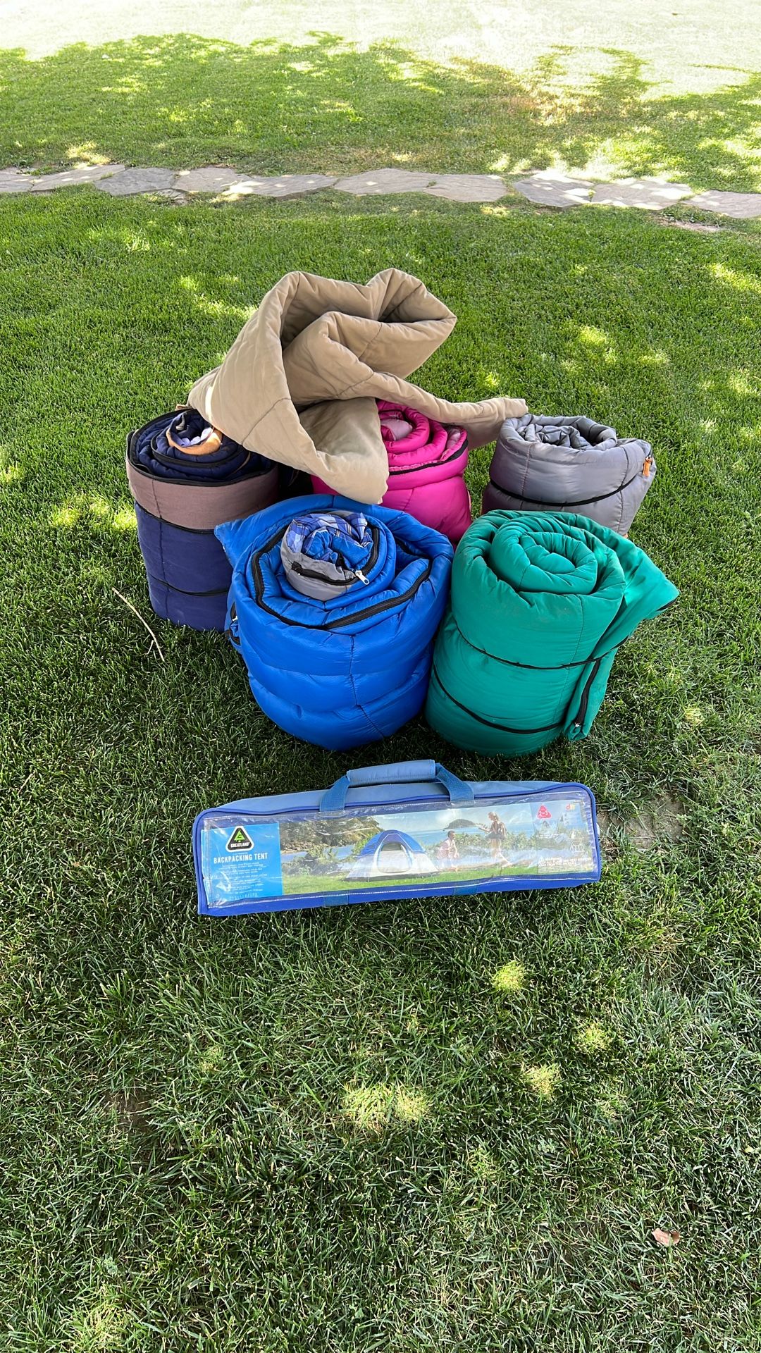 7 Sleeping Bags 1 Backpack Tent