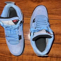 Jordan 4 Retro University Blue 