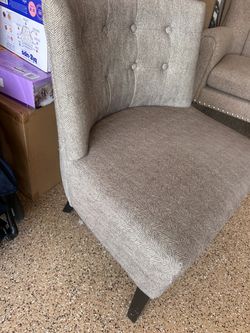 Accent Chair with no scratches