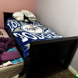 Twin Bed 