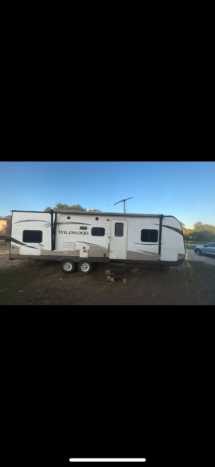 2013 Wildwood 32ft Bumper Pull RV – 1 Slide Out – Clean Title