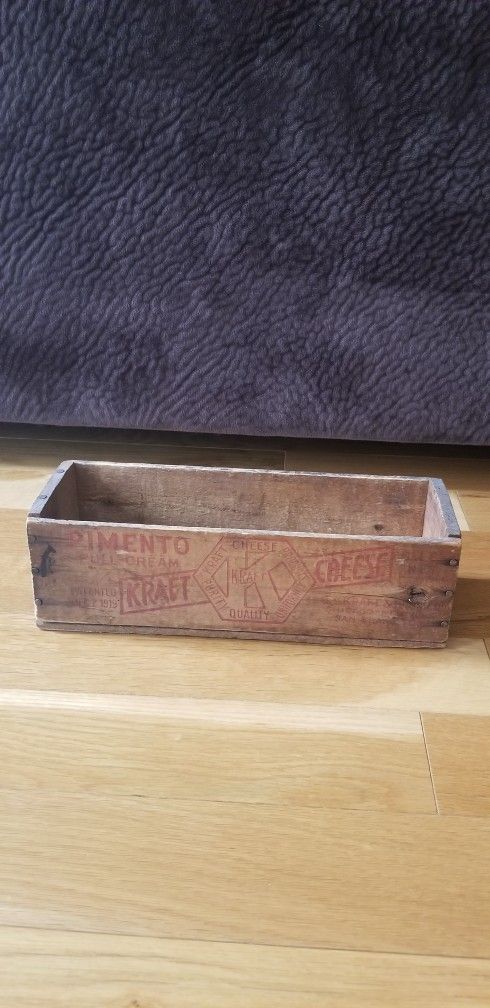 Antique Kraft Cheese Box
