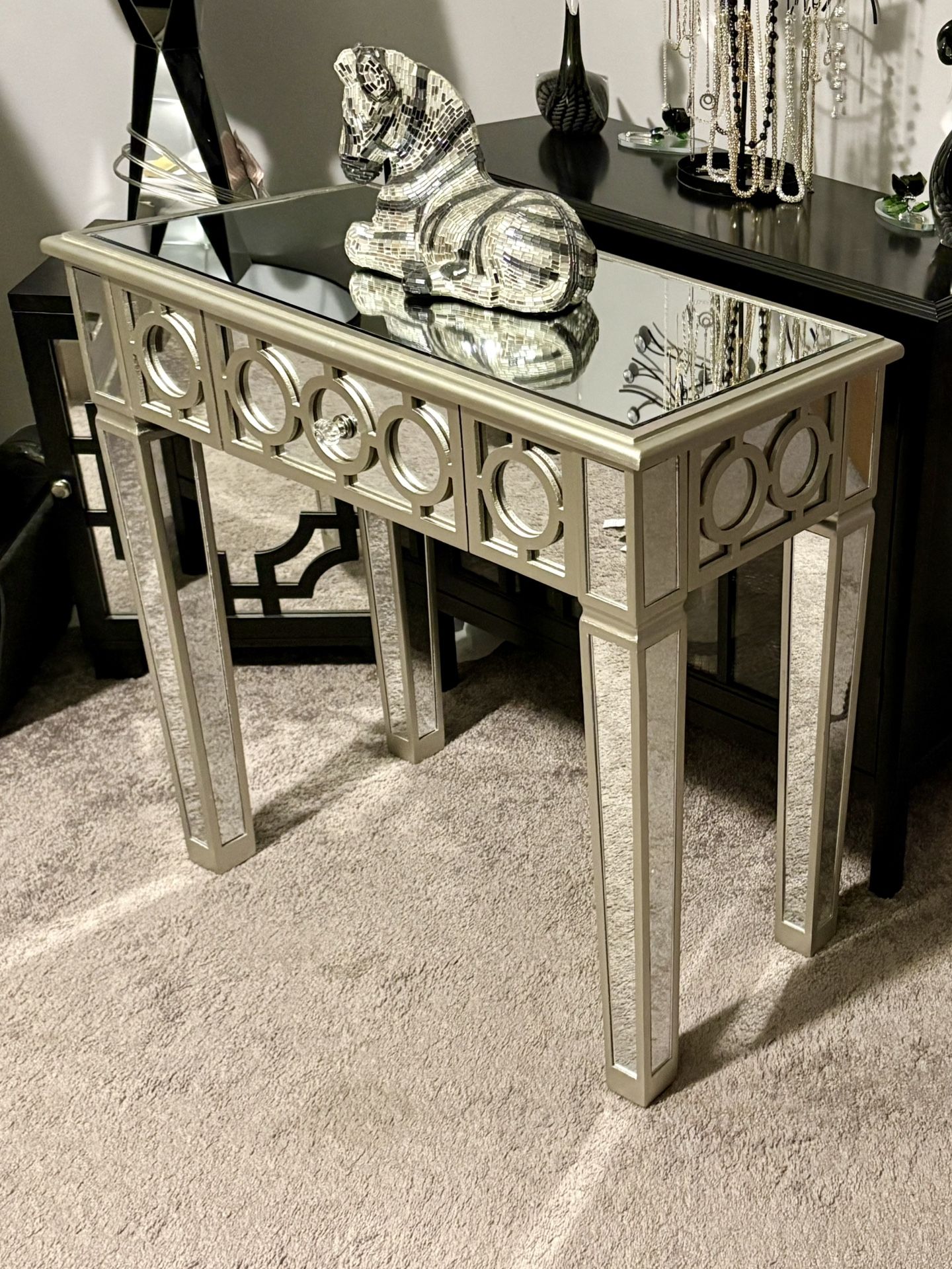 Beautiful Silver Mirrored Vanity Table 31”x15”x31”