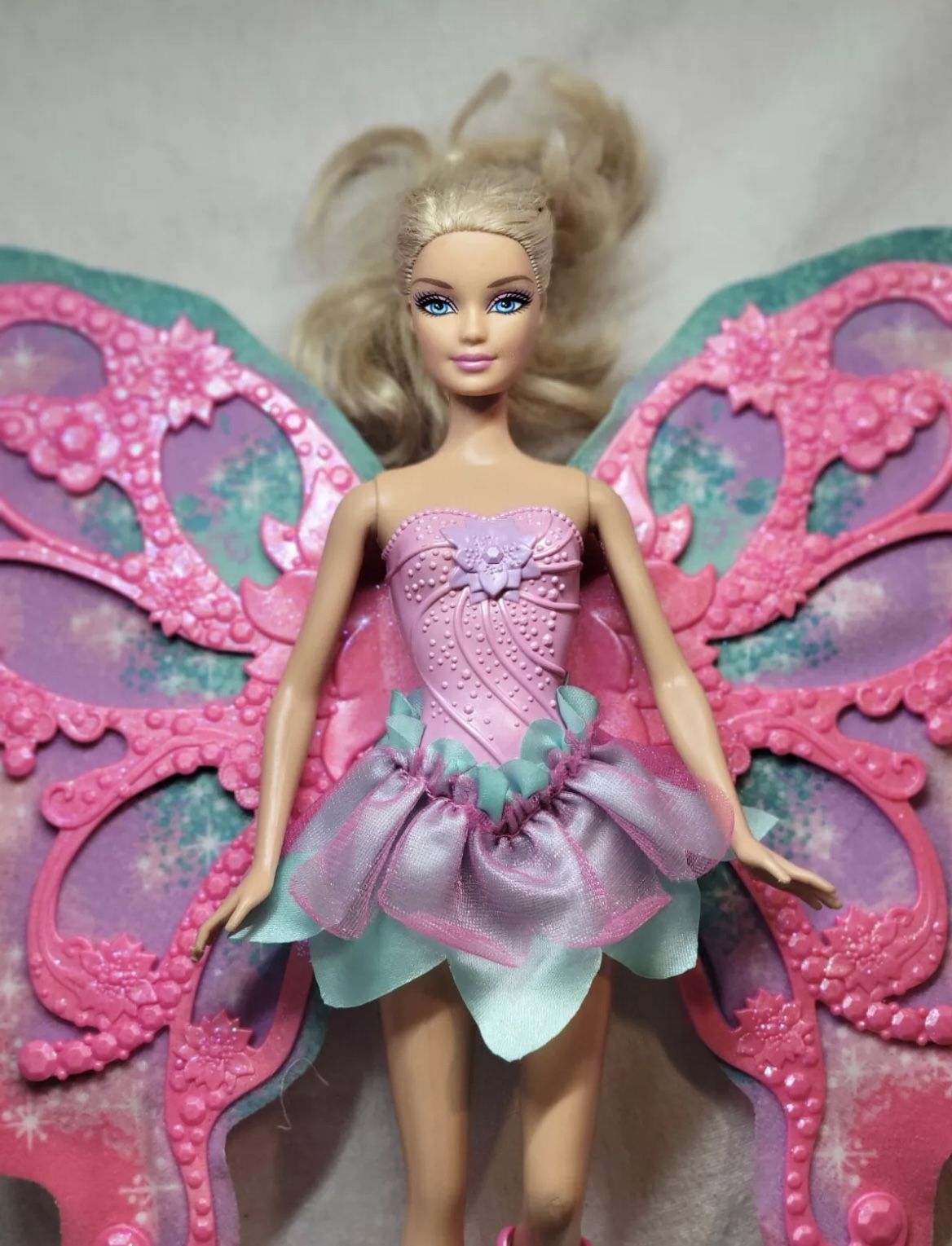 Barbie Flower 'n Flutter Fairy Doll with Butterfly Wings - 2011 Mattel.