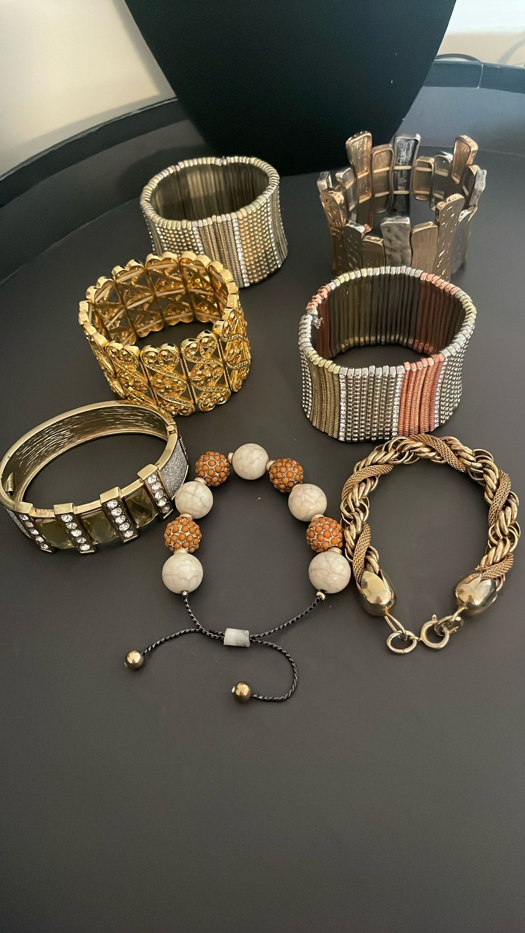 Bracelets 