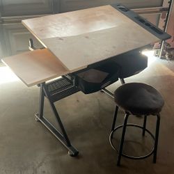 Adjustable Artists Table