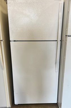 Frigidaire Top Mount  White Refrigerator
