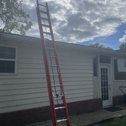 Ladder 28ft Fiberglass