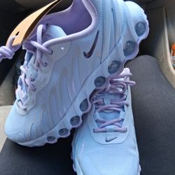 NIKE Airmax DnA Size 5y 