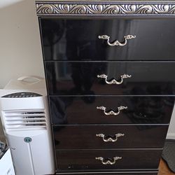 5 Drawer Dresser $49