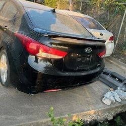 Hyundai Elantra Part Out.