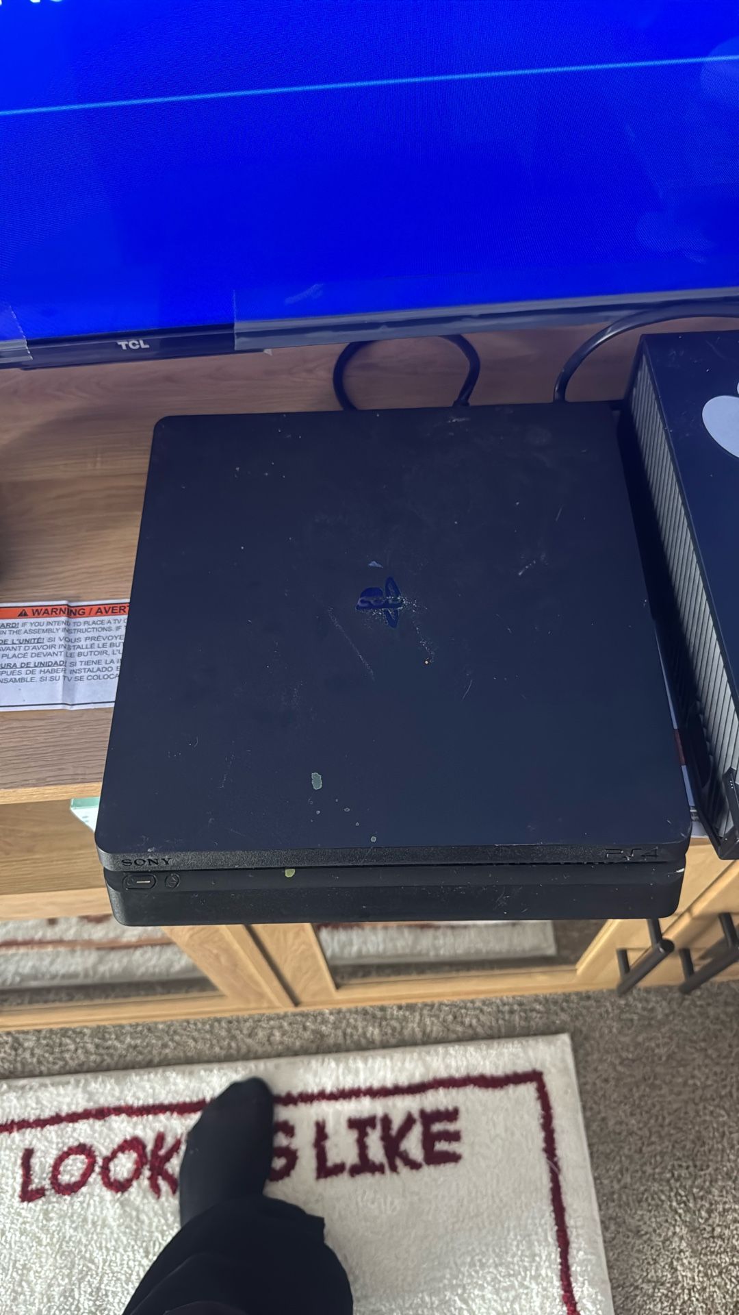 can someone drop off working ps4 controller for $$