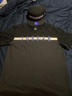 Jordan T-Shirt and Snapback Hat Bundle shirt size large in men