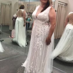 Beautiful Champagne / Ivory Wedding Dress
