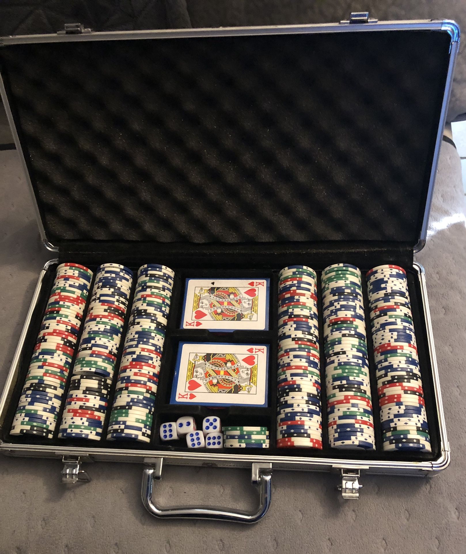 Poker Chips Set 305 Pcs Silver Case