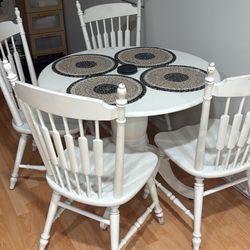 Round Kitchen Table 