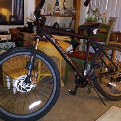 29" Ozark Trail Ridge Mountain Bike