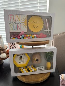 Tray table decor bundle