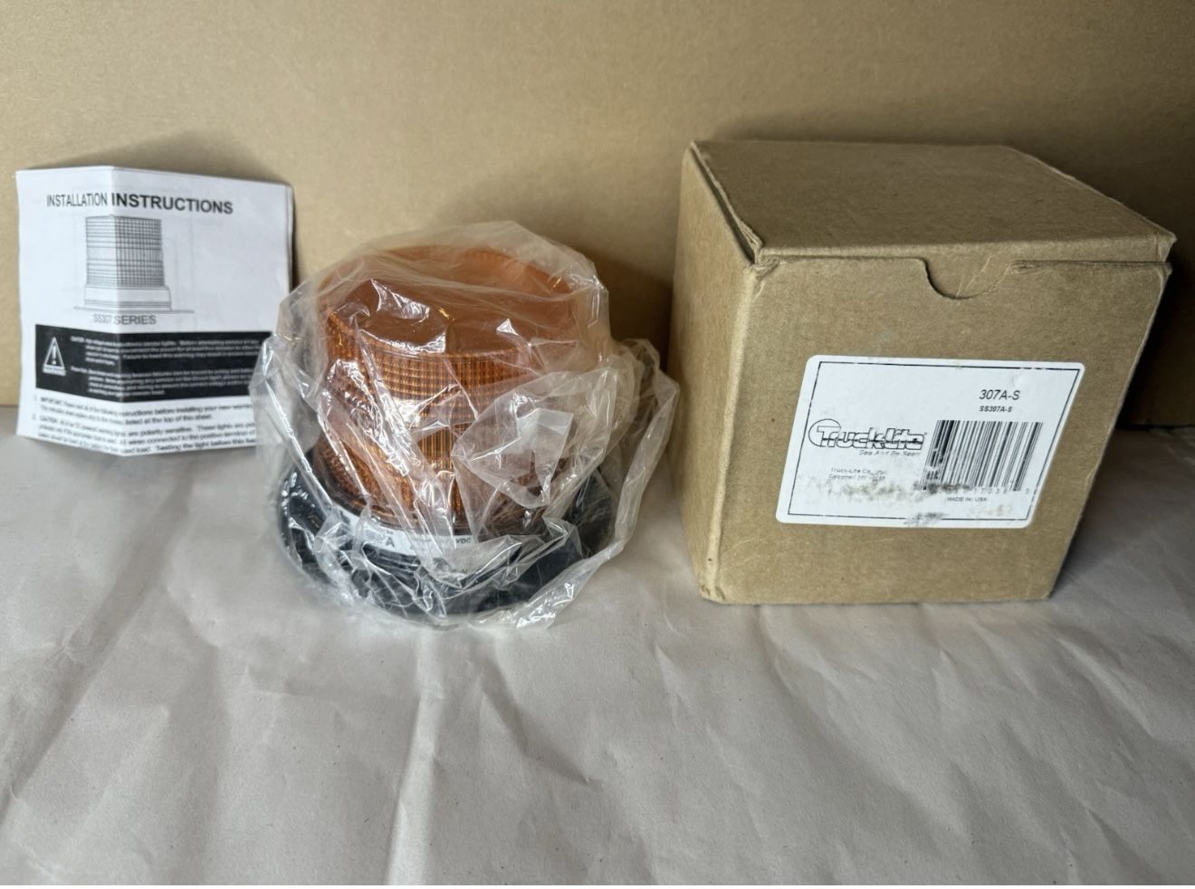 NIB NOS Truck-Lite (307 A-S) Strobe Light