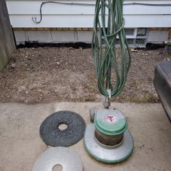 TORNADO CORDED SCRUBBER/BUFFER