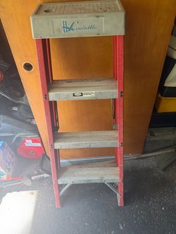 Louisville 4 ft ladder
