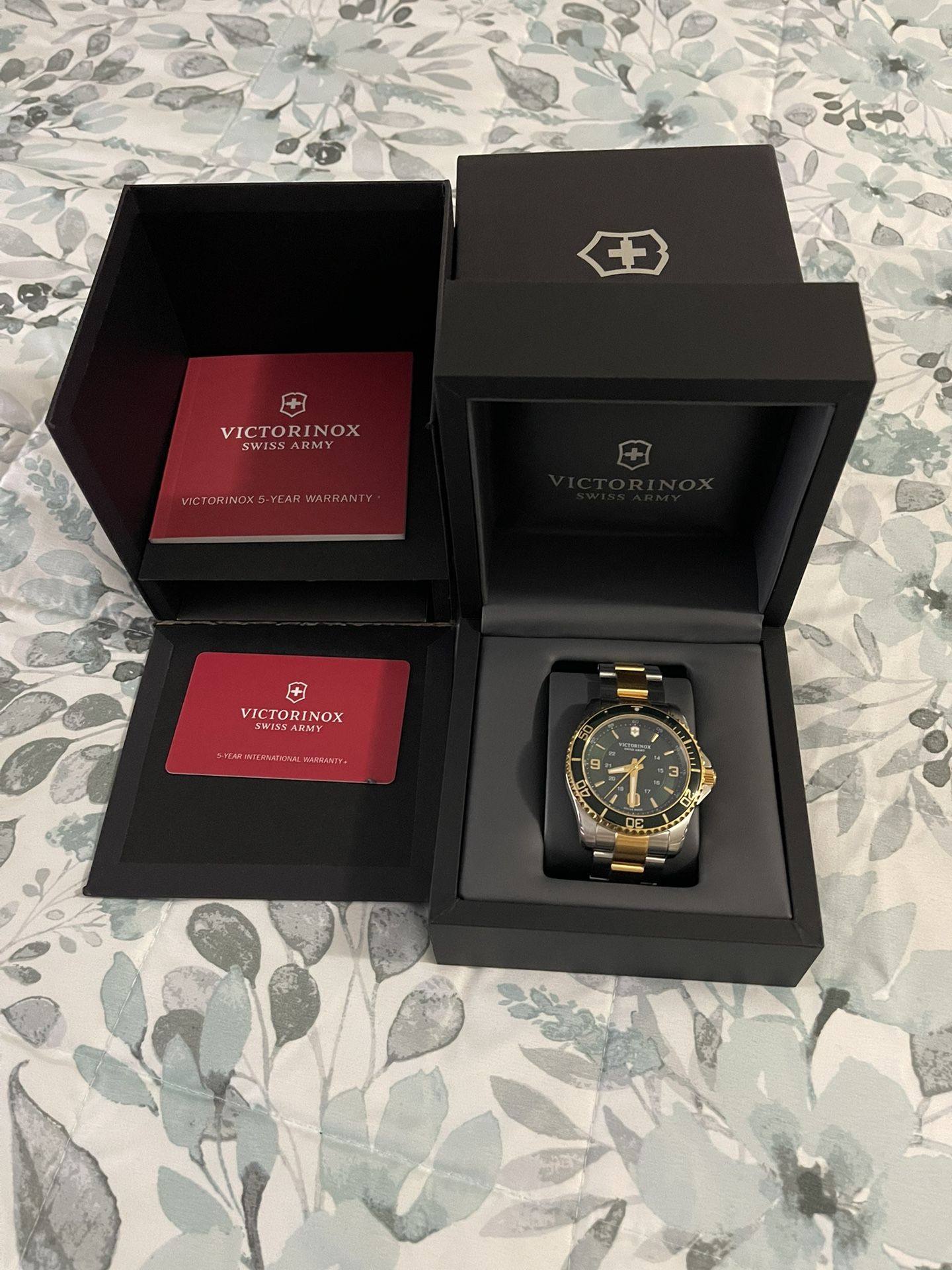 Victorinox Watch New