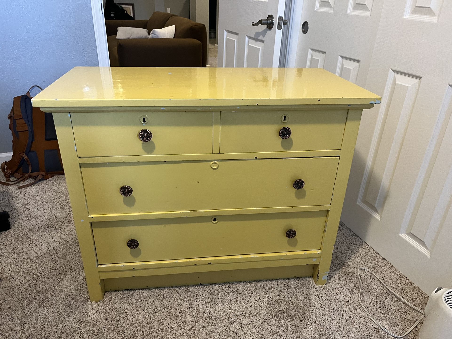 Cute Yellow Dresser 