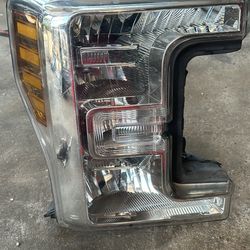 2019 Ford F250sd Right Passenger Side Headlight Jc3z-13008-j Halogen Chrome OEM